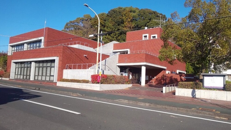 岡出山図書館トップ画像